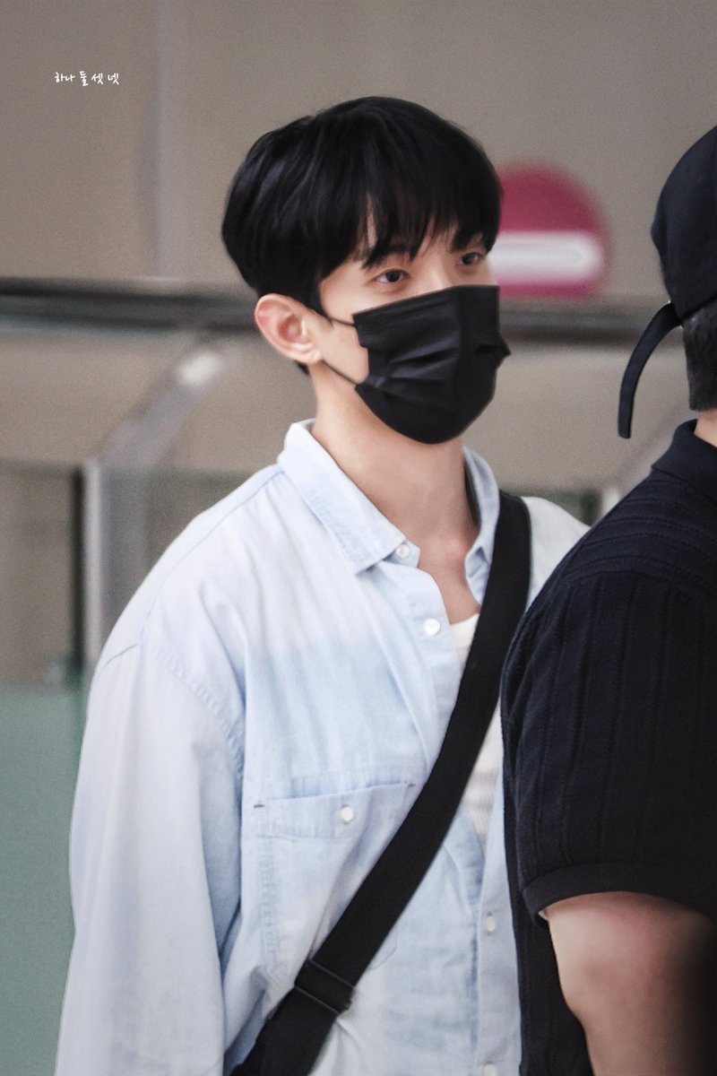 ratatouille_17's tweet photo. 어마어마한 제주도 여행을 했구나....

출발                                                    도착 https://t.co/6alSFUQxMz