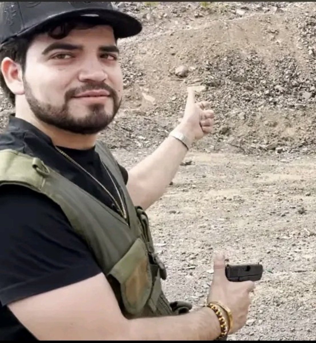 00piumAngel_'s tweet photo. @ChavoShipawn de que estás hablando pendejo no era un influencer normal era un narquillo pendejo que lavaba feria para los mayos https://t.co/UQsexW07Z0