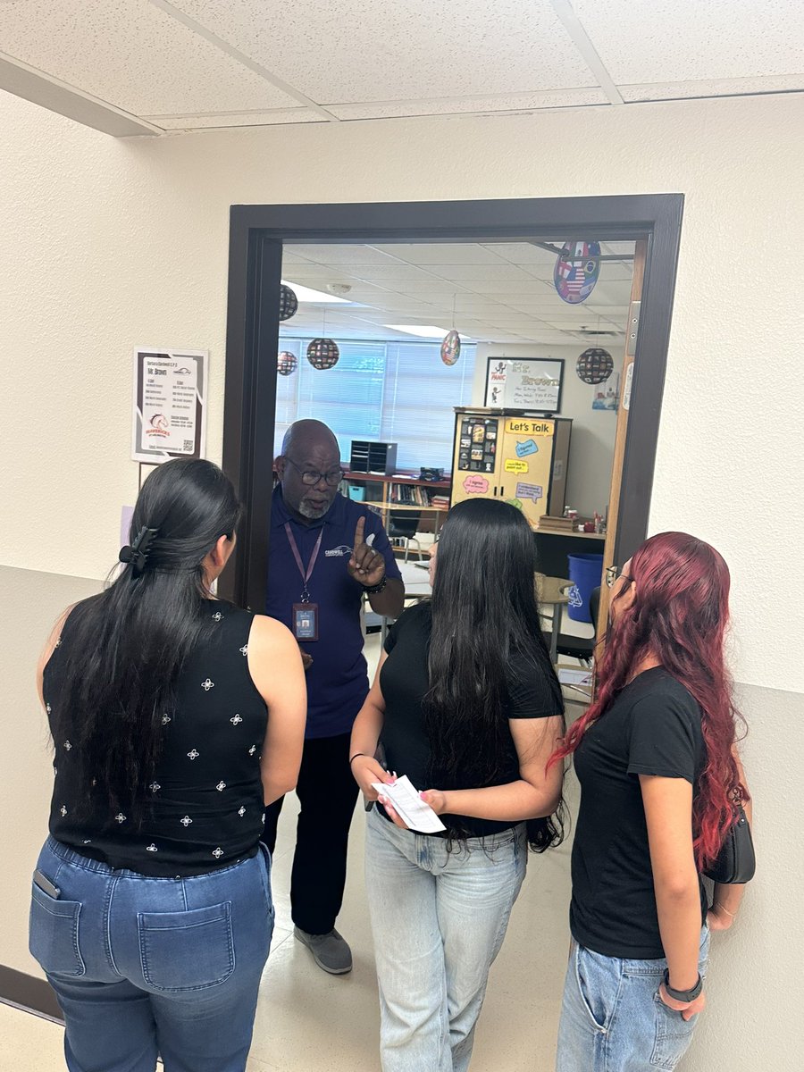 CardwellPrep's tweet photo. 🎉What an incredible turnout at @CardwellPrep Meet The Teacher Night! Thank you to our students, families, teachers, and staff for helping us kick off the school year with excitement and Eagle pride! We are ready for an amazing year, one student at a time!💜 🦅
#cardwellprep https://t.co/axnLL5IM20