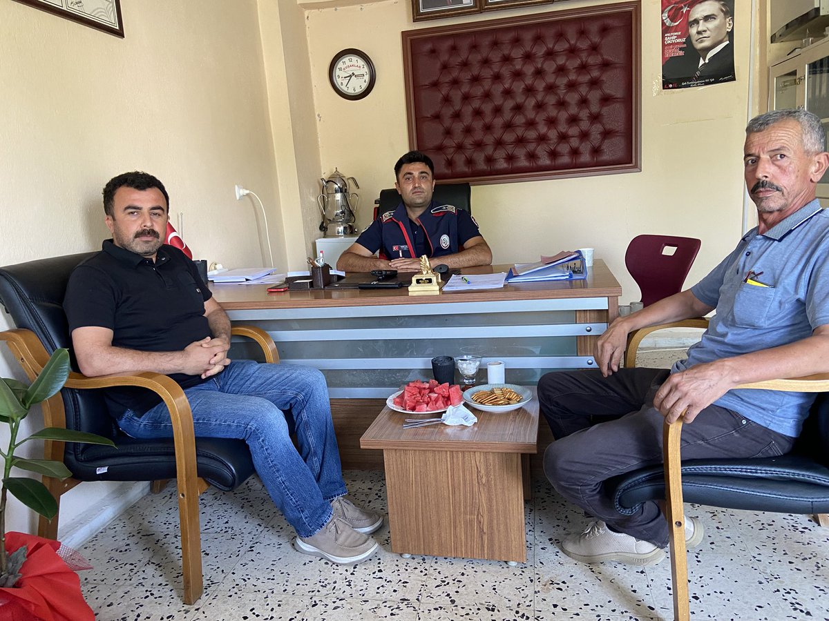 AhmetSolakoglu's tweet photo. #Hatay Büyükşehir Belediyesi Hassa İtfaiye Müdürü Ahmet Saraç beyi ziyaret edip yeni görevinin kendisine ve bölgemize hayırlar getirmesi dileklerimizi ilettik. 
Kıymetli Kardeşimizi tebrik ediyorum.Çalılmalarındaki   üstün başarı ve gayretlerinin devamını dilerim. https://t.co/jNXvTZbjes