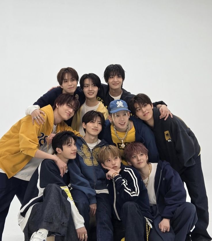 lovelytrejo_0's tweet photo. ✧* TREASURE 6TH ANNIVERSARY GIVEAWAY 🎀  🇵🇭 teume only !

6 Winners of Official Treasure Merch ~

— rt, like, mbf me ~
— drop message to trejo &amp; tags
— ends on 08/08 11:59PM 

SIXFINITY WITH TREASURE
#TREASURE6thANNIVERSARY
#트레저와함께한6년
#TREASURE @treasuremembers https://t.co/VPjfRTIlpz