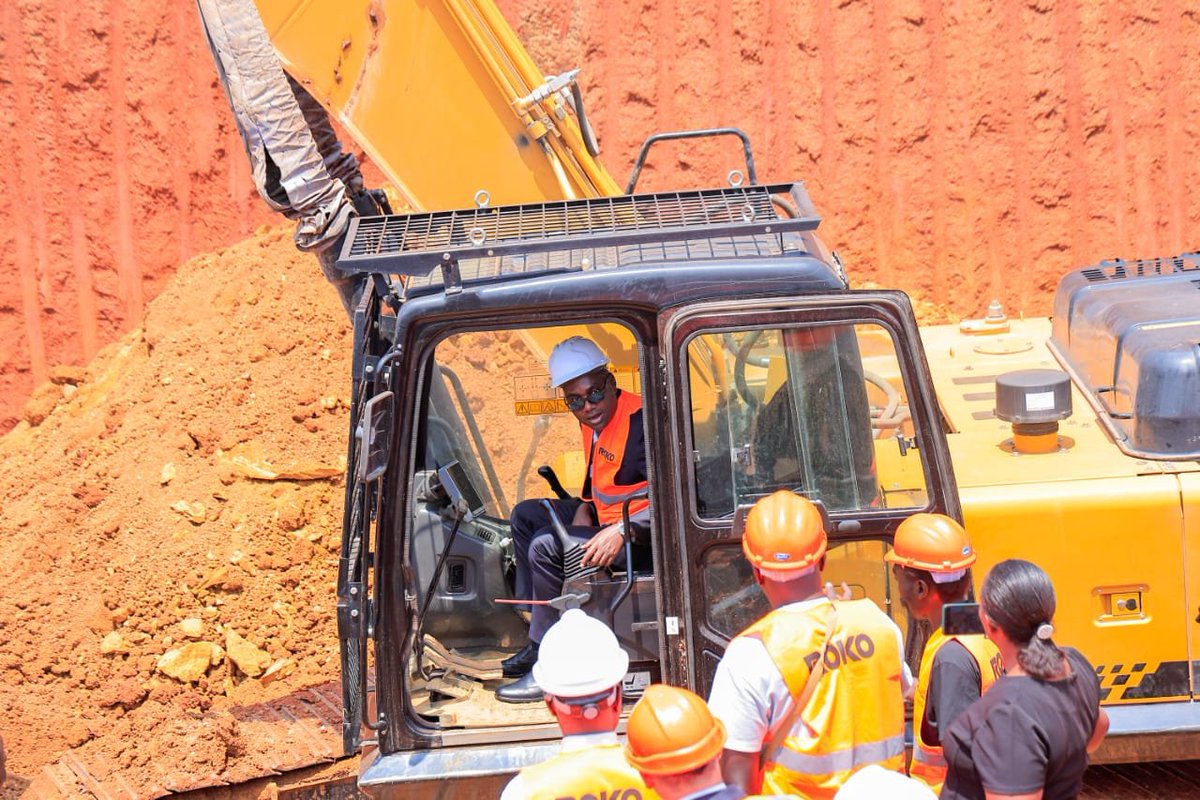 StatisticsUg's tweet photo. .@mofpedU @henrymusasizi1: Today, we celebrate a significant step in strengthening Uganda’s statistical infrastructure with the groundbreaking of the new UBOS Statistics House.

I commend the UBOS Board, leadership, and management for their dedication and resilience in bringing this important project to life.

#UBOS #StatisticsHouse