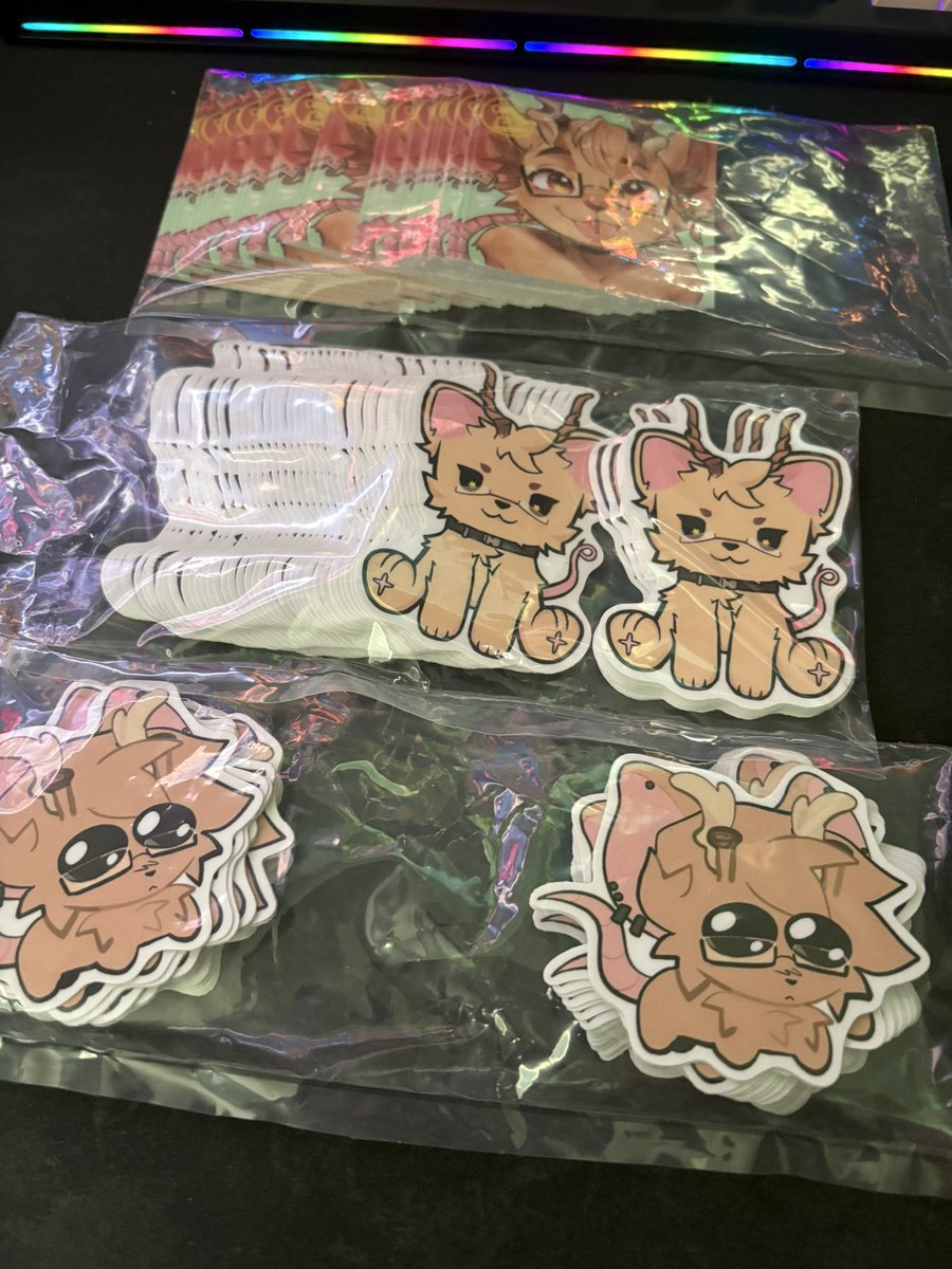 ratrattailtail's tweet photo. STICKERS R HERE YAYYYY everyone gets a sticker at mega https://t.co/ftpxOnB4rX