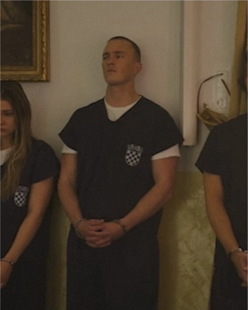 x0drews's tweet photo. mama i‘m in love with a criminal https://t.co/ycrkh52SiA