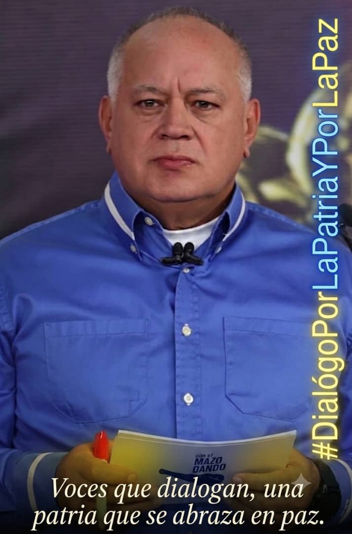 SoyTatiana55's tweet photo. Lo dijo nuestro Capitán @dcabellor: La labor de la Guardia del Pueblo es un ejemplo de entrega y amor por nuestra gente, siguiendo siempre el legado de servicio que nos dejó el Comandante Chávez.

¡Unidos construimos bienestar! 🇻🇪

#DiálogoPorLaPatriaYPorLaPaz https://t.co/GBYUmX3CDt