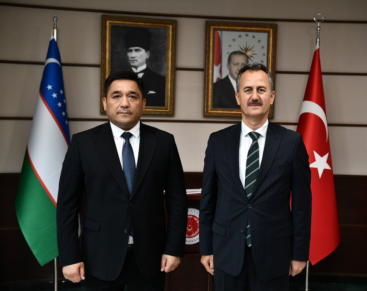 halukgorgun's tweet photo. 📍 Ankara | 🇹🇷🤝🇺🇿

Özbekistan Savunma Bakan Yardımcısı Sayın Alisher Tuhtayevich Narbayev ve Özbekistan’ın Ankara Büyükelçisi Sayın Ilkham Khaydarov’u Başkanlığımızda ağırladık.

Görüşmemizde, dost ülke Özbekistan ile savunma sanayii alanındaki mevcut iş birliğimizi ve ilişkilerimizi derinleştirme imkanlarını değerlendirdik.

Değerli ziyaretleri için kendilerine teşekkürlerimi sunuyorum.

#MilliYetkinlikHamlesi
#MilliTeknolojiHamlesi