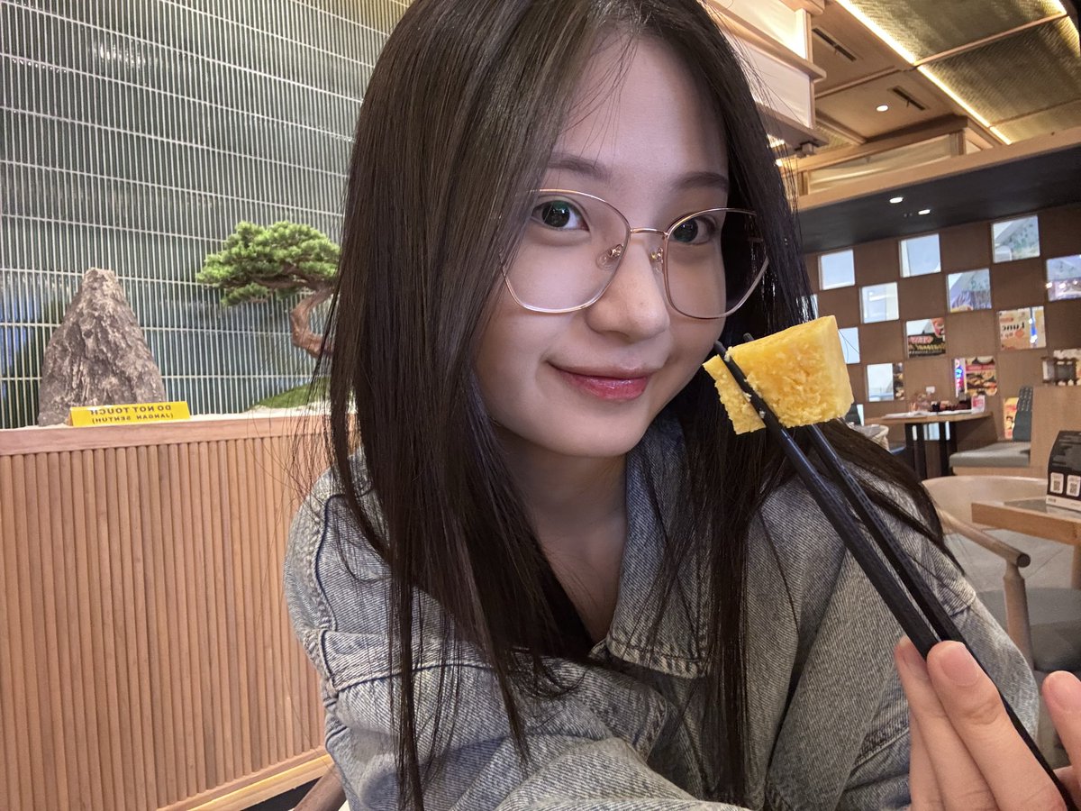 M_MikaelaJKT48's tweet photo. #Mikamis https://t.co/8tVq27ptWM
