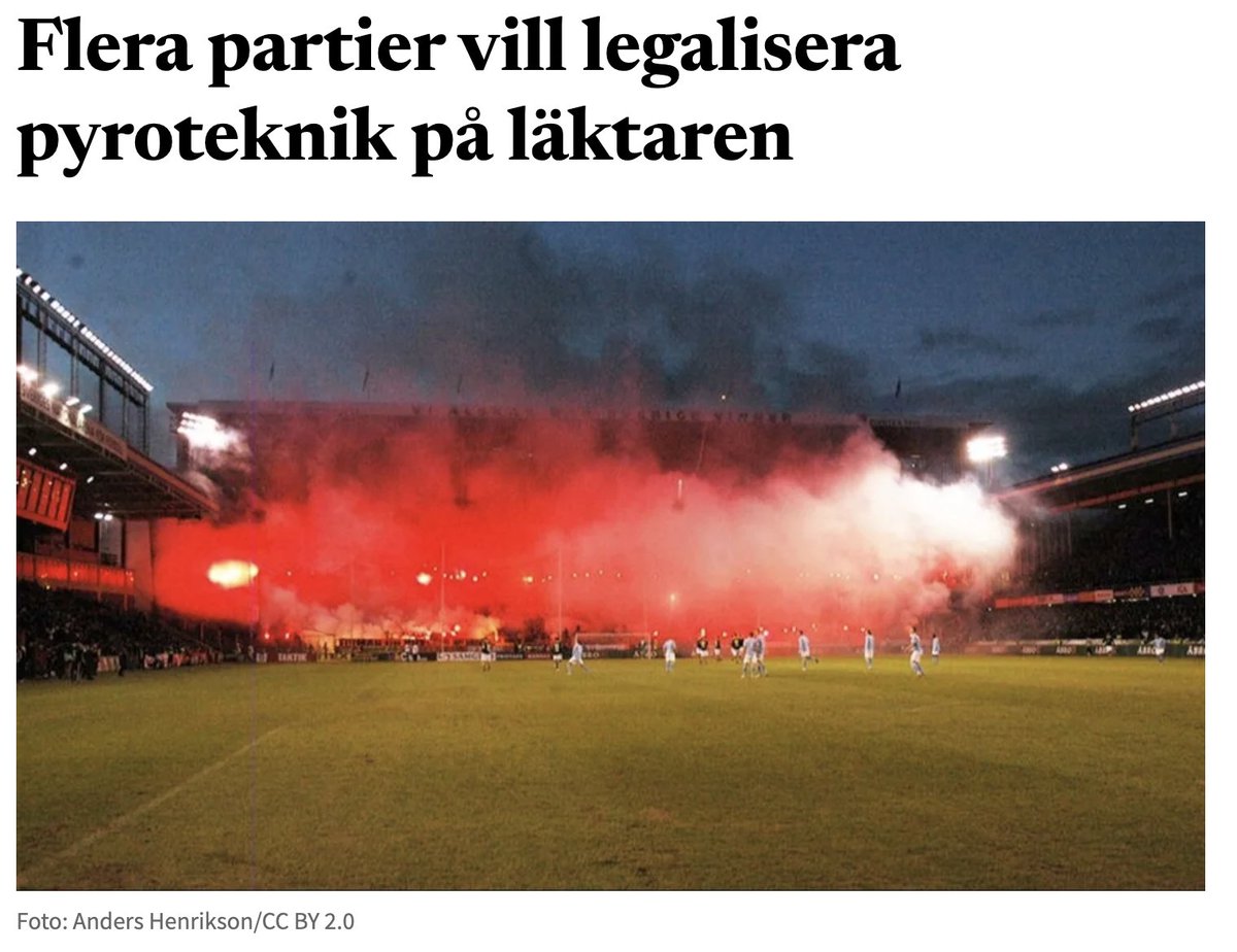 Bulletin_Nu's tweet photo. Frågan om pyroteknik på fotbollsläktarna har nått valrörelsen. En majoritet av riksdagspartierna öppnar nu för att tillåta pyroteknik under kontrollerade former. Socialdemokraterna säger däremot nej, enligt Radiosporten. https://t.co/ltBviqp7b5 https://t.co/hyEDgEdsOT