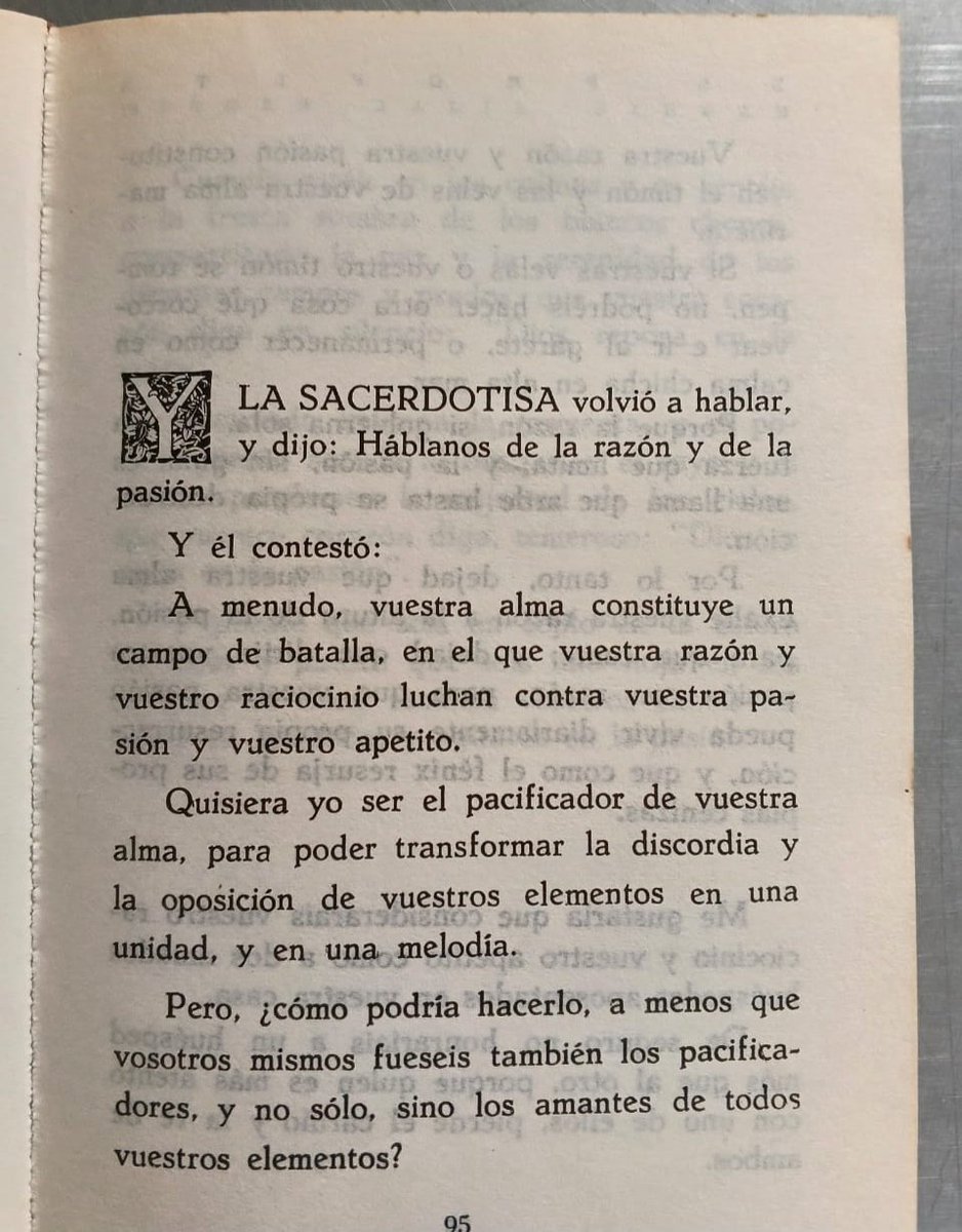 R2D2DVO's tweet photo. Sabias palabras!

"Dios reposa en la razon" https://t.co/xfAbv76Tcv
