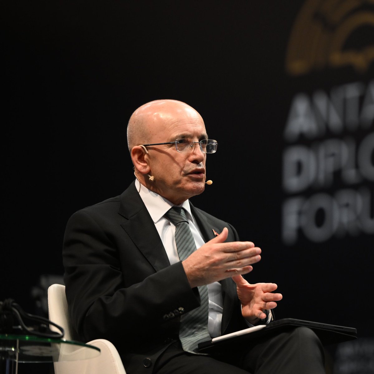 bosunatiklama's tweet photo. Mehmet Şimşek: "Kişi başına düşen milli gelirimizi 3 bin 616 dolardan, 18 bin 40 dolara yükselttik." https://t.co/L81brnYIzU