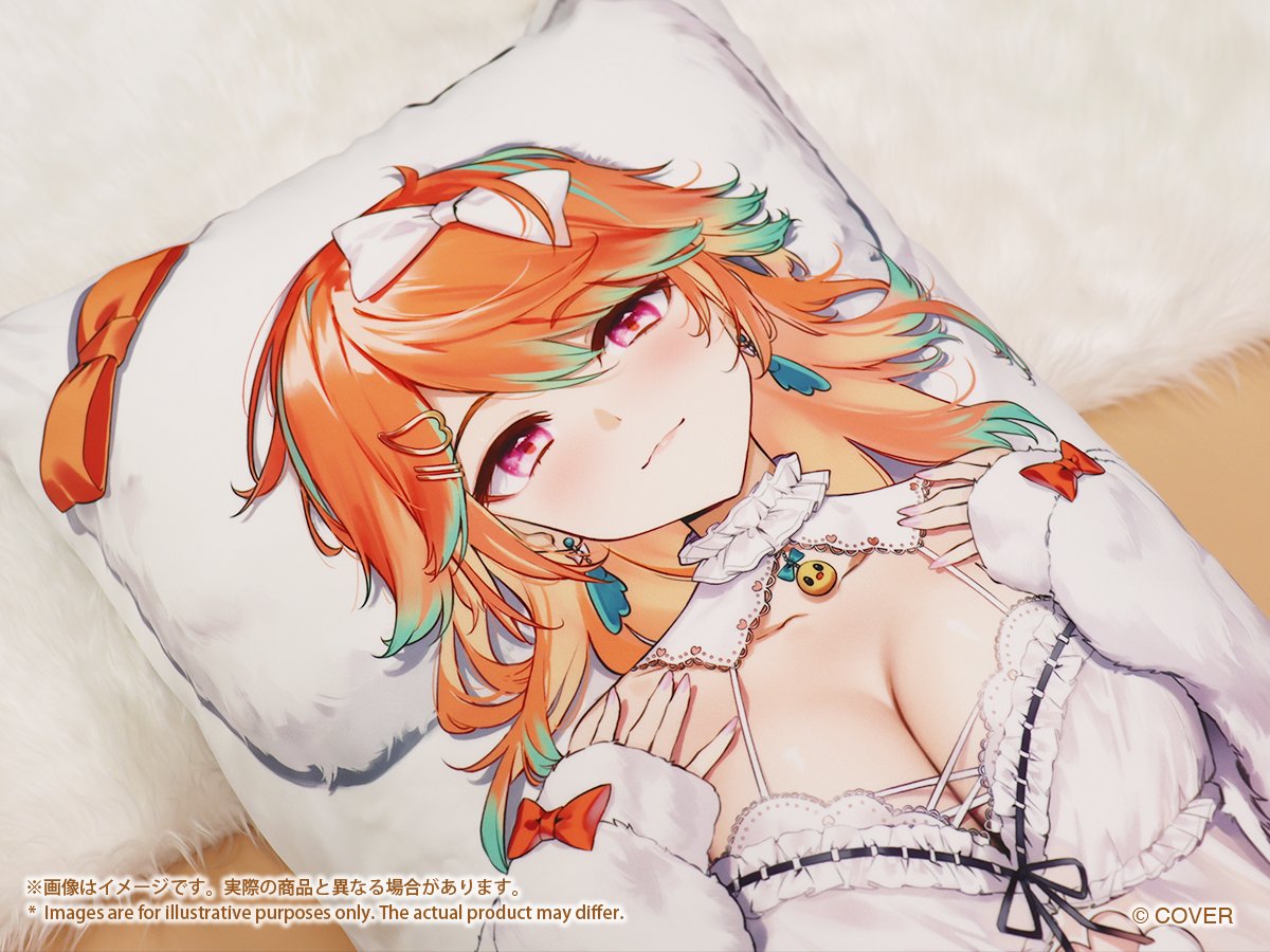 takanashikiara's tweet photo. My last individual merchandise set for this year ends sales in 3 DAYS!
キアラの今年の最後の個人グッズ（記念もないです！）が予約終わるまであと3日間！

here is an example of my first ever dakimakura ✨
キアラの初めての抱き枕をご覧ください✨

https://t.co/dk9df50pyx https://t.co/VT3DX8yPcD