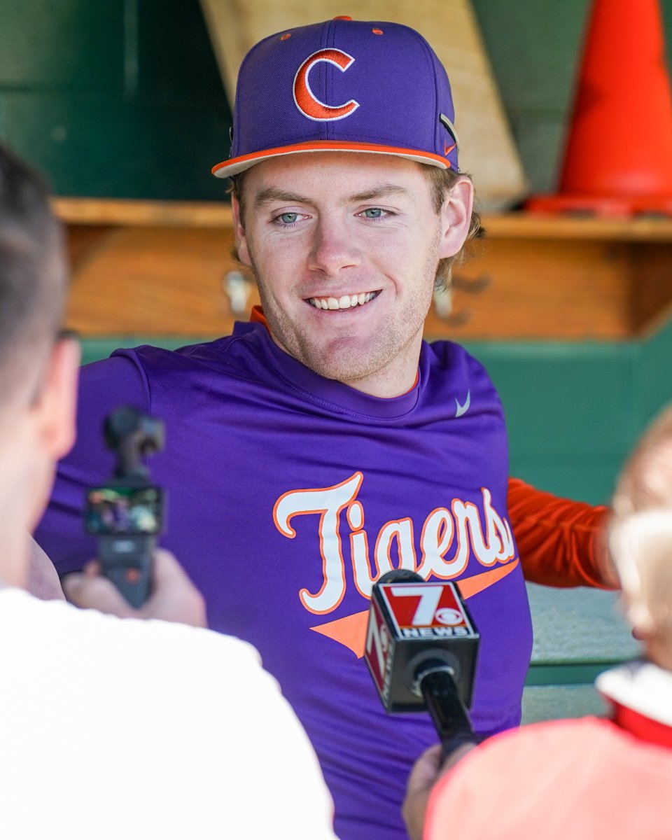 ClemsonBaseball's tweet photo. Congrats to @DrewTitsworth for earning his degree in Financial Management as well as @Chris_Okey_ (2014-16, PRTM) &amp; @Dsharpe3 (2019-21, Management) for earning their degree through the Tiger Trust Program! #GraduationDay 🎓 👏

@ClemsonUniv https://t.co/jlfsxPdW08