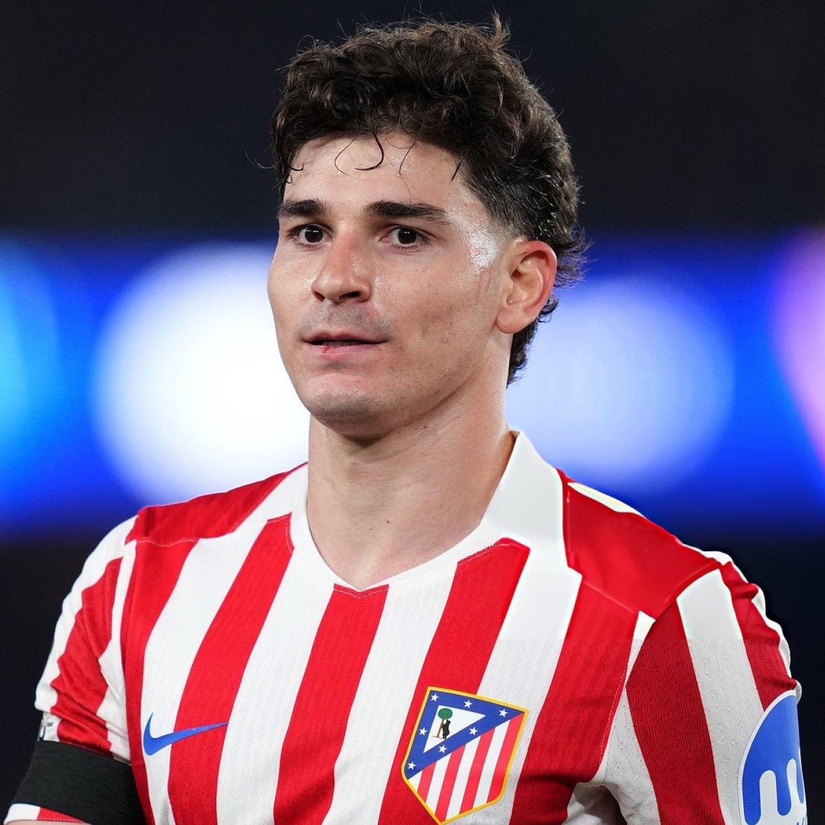 dna_blaugrana's tweet photo. 🚨❌ AGORA: A partir de hoje, 6 de agosto, o Barcelona considera a negociação por Julián Álvarez praticamente IMPOSSÍVEL. 

O Barça agora estuda outras opções. A menos que algo totalmente inesperado aconteça, Julián Álvarez não assinará com o Barcelona. 

- @MatteMoretto https://t.co/KDtlMY66NW