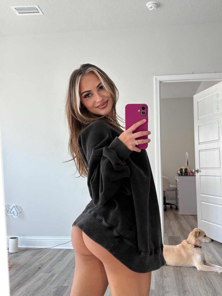Lu2hottest's tweet photo. just wanted to show u my cute dog https://t.co/Y6cnlj6WL7