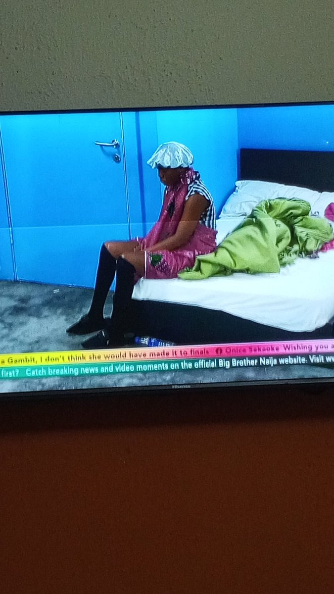 Lolu0412's tweet photo. Flora is really not taking this gambit thing well. Going to the house full of hopes just to be made a gambit a week later, literally being told that you have no business competing for the big win. It is well. I wish her well in life.

#bigbrothernaija
#season11
#showyasef https://t.co/5J7m1f0D9f