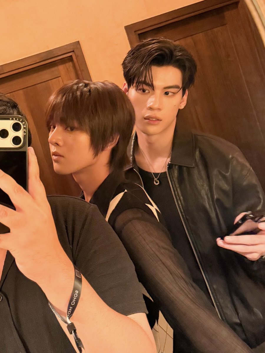 hyuinlvr's tweet photo. never seen a couple this perfect before, their face cards are lethal
#JaoNorth #ottoottoo #northotto https://t.co/RMRxmqO14m