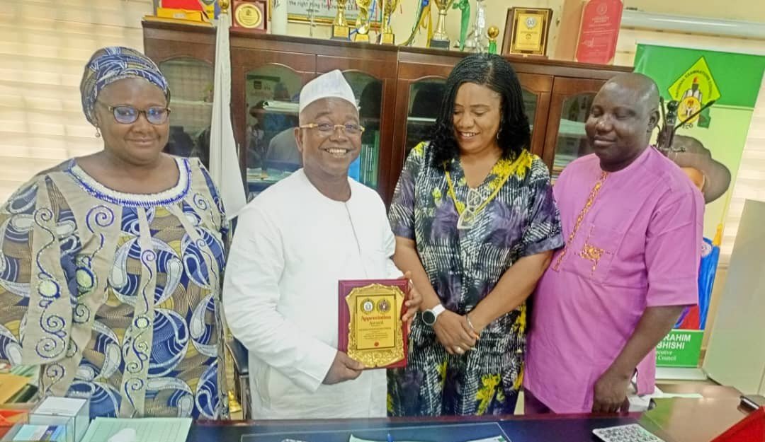 Neconigeria's tweet photo. NECO  Participants at the Course 50-Phoenix Ambassadors,held at the National Institute for Policy and Strategic Studies, Kuru, Jos, presenting the Institute''s Appreciation Plaque to the Registrar/CE, Prof Dantani Ibrahim Wushishi in his office  on Thursday in Minna@NigEducation https://t.co/7a8sCWha14