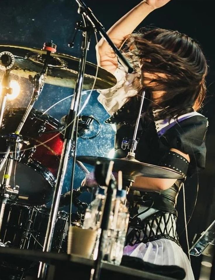 PeteBandMaidFan's tweet photo. AKANE  HIROSE 🤍🖤🤍🖤🤍🖤🥁🍌
@achi_bandmaid #ThunderThursday #bandmaid https://t.co/JUJB2TjxcL