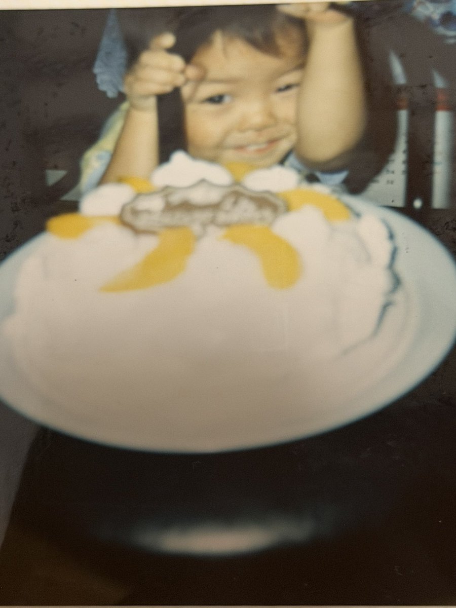 hanatataki2007's tweet photo. 髙畑岬
33歳になりました。

ということで3歳の誕生日の写真とこの前のかるぱちの時と見比べてみましょう。

うん、大人になってますね！！ね！！

8/8 #みさみにBD2026
🎫 https://t.co/YW9e6huY8o

8/23「戌吸いなつまつり」
🎫 https://t.co/j0gqzf1FS2

楽しんでいきますよ！ https://t.co/5dIkjOBzwu