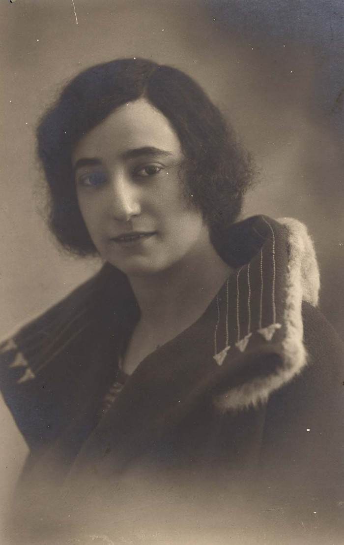 AuschwitzMuseum's tweet photo. 6 August 1900 | An Italian Jewish woman, Anna Ventura, was born in Rome.

She was deported to #Auschwitz. She did not survive. https://t.co/EIQtzwK3iR