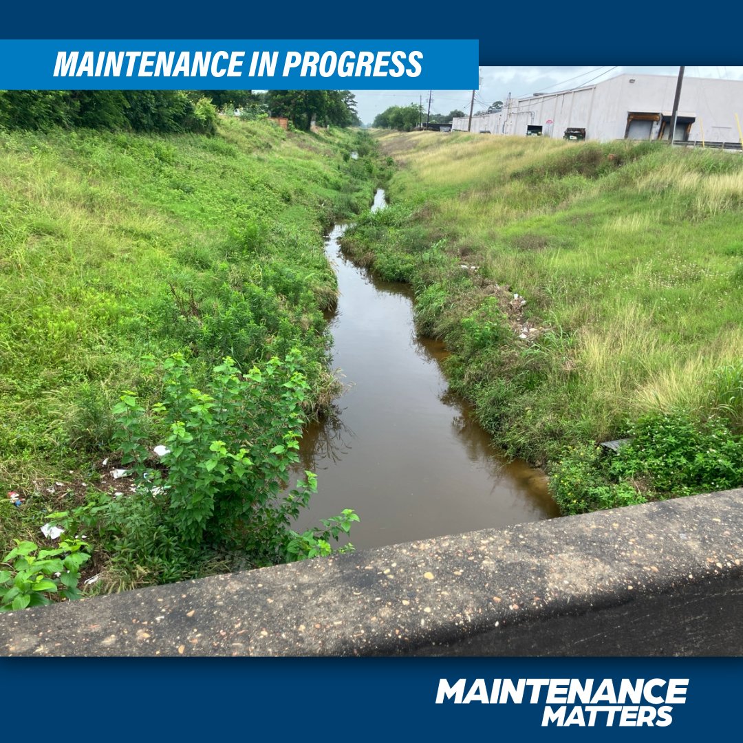 hcfcd's tweet photo. Multiple slope failures along a short stretch of channel in east Harris Co. are getting needed attention. Crews are repairing severe erosion near BW 8 at Woodforest in @HarrisCoPct2 to restore the channel to its original design. Est. completion: Q4 2026. #MaintenanceMatters https://t.co/GjItYiQ6Xk