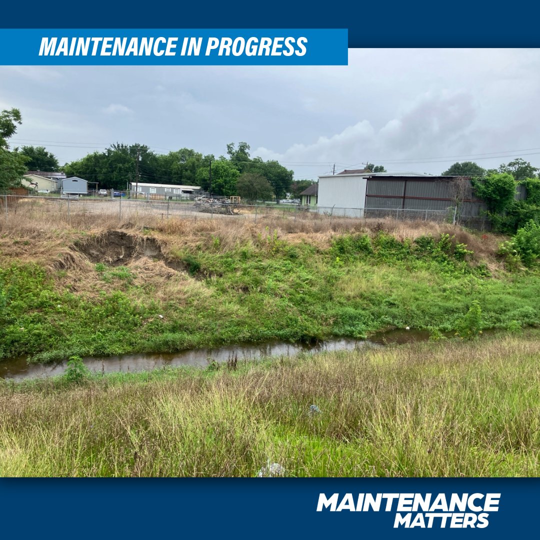 hcfcd's tweet photo. Multiple slope failures along a short stretch of channel in east Harris Co. are getting needed attention. Crews are repairing severe erosion near BW 8 at Woodforest in @HarrisCoPct2 to restore the channel to its original design. Est. completion: Q4 2026. #MaintenanceMatters https://t.co/GjItYiQ6Xk