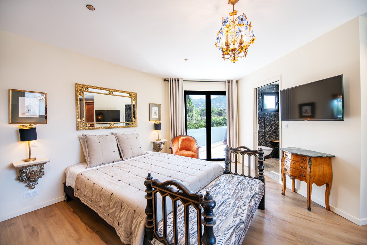 campocalvi's tweet photo. Suite La Clémentine 🍊
. . .

The Clémentine Suite 🍊

📞 Téléphone : +33(0)4.95.48.34.60
📧 Mail : contact@location-campodifiori.com

#corse #calvi #vacances #maisonsdecharme #corsica #authentic #tourism https://t.co/Jdx0iaHtcM