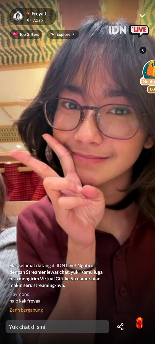 Am_Fadil_'s tweet photo. @FreyanationID @Freya_JKT48 Beliau live sampai ngelag loh idn 🥰 https://t.co/8eYchgFAsN