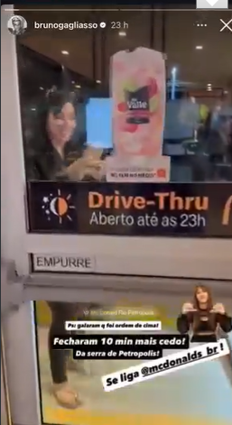 blognaointendo's tweet photo. A parte mais legal dessa história do Bruno Gagliasso é que está escrito que o DRIVE-THRU funciona até as 23hs, não a loja https://t.co/D4Jms2pqTM