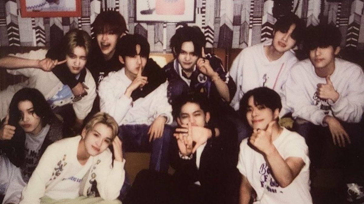 teupopbase's tweet photo. To #TREASURE,
It’s been 6 years since you have debuted and we are so proud of you all. You may have suffered a lot throughout these years but you have never failed to come out on top🏆

#TREASURE is a group that deserves all the love, all the success and all the happiness in the world. We hope you all continue to do what you love and we hope the world can be a little kinder to you. Never lose your spark and keep on going, thank you for 6 incredible years!💎

SIXFINITY WITH TREASURE
#TREASURE6thANNIVERSARY
#트레저와함께한6년
#TREASURE @treasuremembers