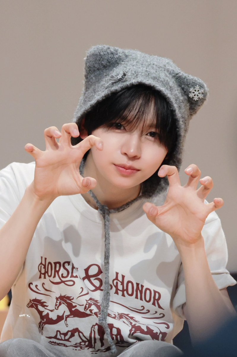 on01o_'s tweet photo. 오늘 ˗ˋˏ 입추  ˎˊ˗ 니까
다들 추냥이 입덕 하자 #추유찬 https://t.co/P7EXbkAp4a