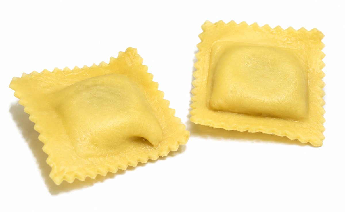 itsD3lay's tweet photo. así son los preservativos en italia https://t.co/t8aINW1XC5
