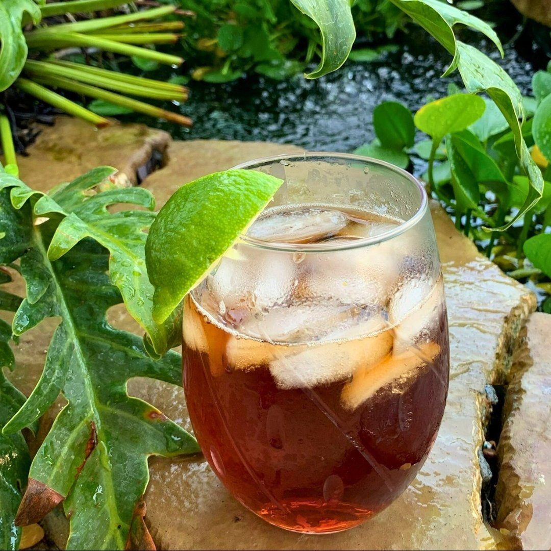 ThirsTeaCorp's tweet photo. Did you know lime makes raspberry iced tea raspberry-ier?
#ThirstyThursday #ThirsTeaThursday #ThirsTea #IcedTea #SugarFreeIcedTea #CaffeineFreeIcedTea #CalorieFreeIcedTea #IcedTeaConcentrates #Catering https://t.co/w9ZvdLCL9w