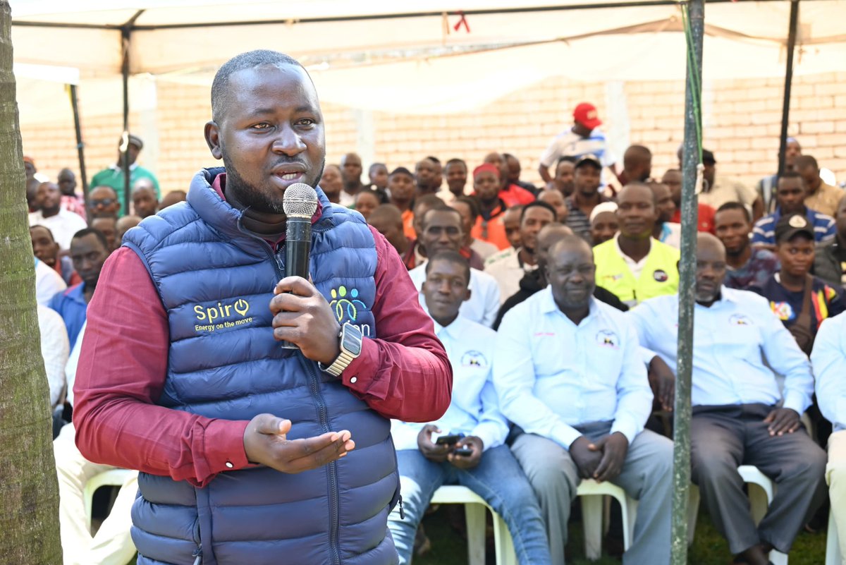 GhetoStructure's tweet photo. Today, Major Emma Kuteesa met with leaders of Bodaboda SACCOs from Kampala, Mukono and Wakiso who benefited from a UGX 100 million presidential support package extended by H.E President Yoweri Museveni. https://t.co/XIwmkMQUne