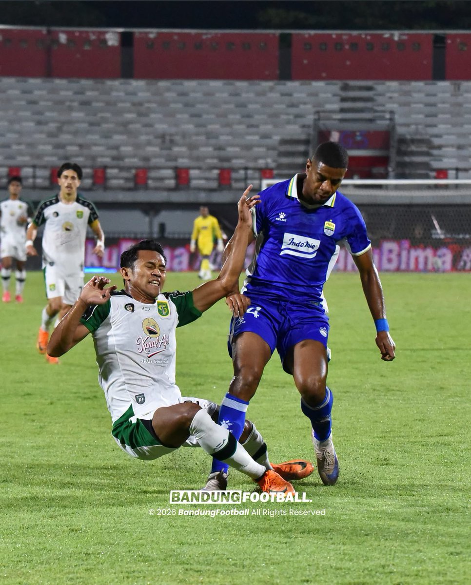 bandungfootball's tweet photo. End of 90 minutes!

2x45 tidak cukup memisahkan kedua tim.

Extra time it is! 😩

#BandungFootball #BFCOM #Persib #Bobotoh #PersibDay https://t.co/04bZ2TzoZO