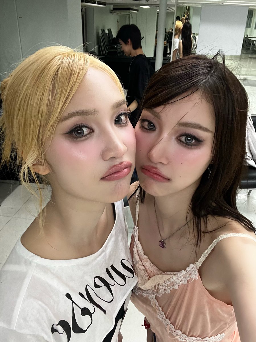 inyournivers's tweet photo. เก่งมากๆแล้ววันนี้ ทุกคนรักแจนจิงจิงมากๆนะลูก 🤍🎀 https://t.co/6qj2gDznNA