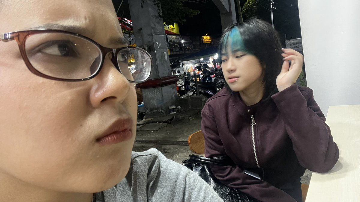 CHUMDOGGG's tweet photo. Lost in Tangerang https://t.co/FNSBrQ9Zg7