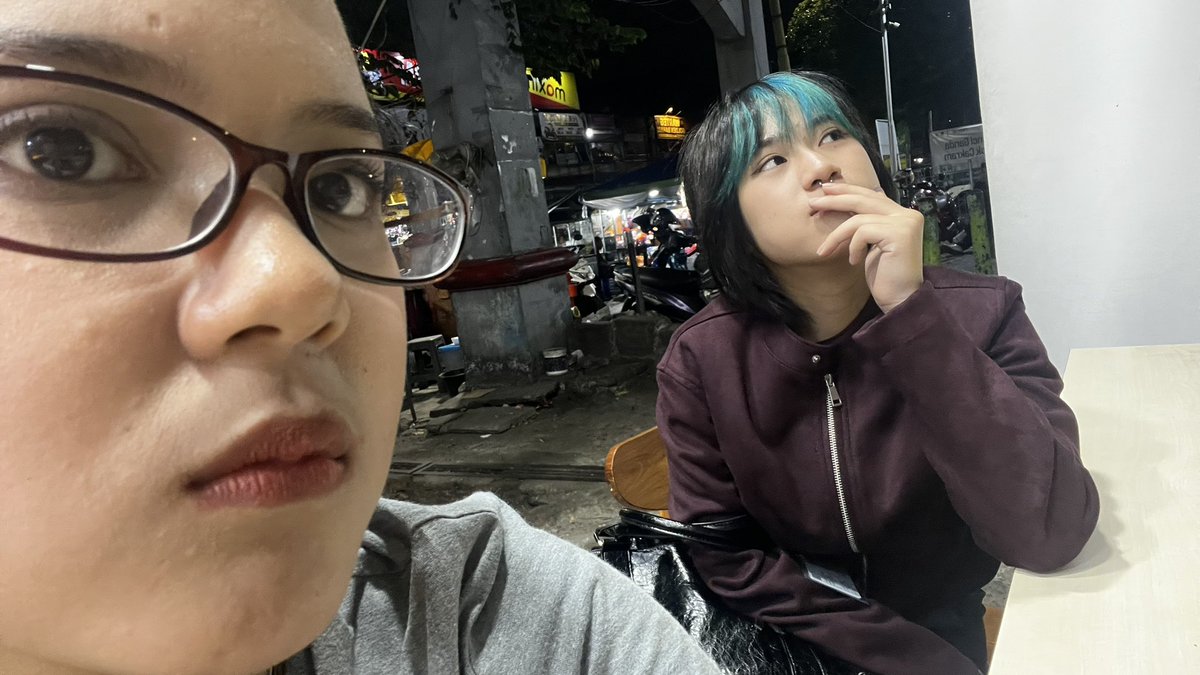 CHUMDOGGG's tweet photo. Lost in Tangerang https://t.co/FNSBrQ9Zg7