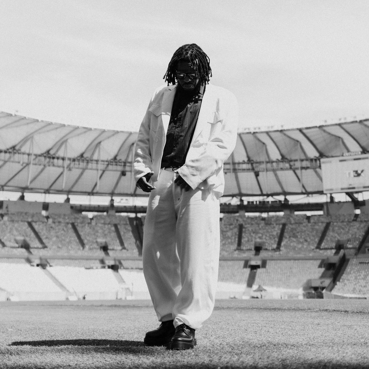 RapMais's tweet photo. 👑 BK’ VAI CELEBRAR 10 ANOS DE “CASTELOS & RUÍNAS” COM SHOW HISTÓRICO NO MARACANÃ

Depois de passar por São Paulo, Porto Alegre, Salvador, Belo Horizonte e Curitiba, o rapper encerrará a turnê em sua cidade natal, diante do maior público de sua carreira.

“VAMOS FECHAR EM CASA, COM O MARACANÃ LOTADO. VEJO GERAL LÁ!”

Com o espetáculo, BK’ se tornará o primeiro rapper brasileiro a realizar um show solo no estádio.