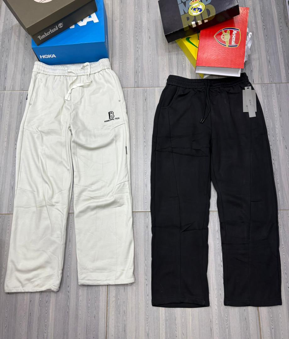 mubarak_jeje's tweet photo. SWEET COMBAT/JOGGERS 🧵🪡

Sizes includes 2xl, 3xl, 4xl &amp; 5xl.

For enquiry or order
📞 +2348146499289

 Price 
🏷️| 17,000 Each!

📦 Nationwide Delivery – Quick &amp; Reliable 🚚 https://t.co/cGxYtbuXWa