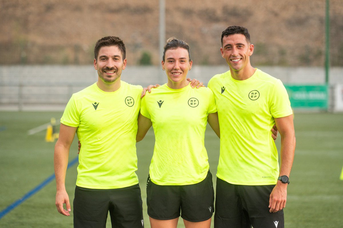 CVAF_Arbitroak's tweet photo. ๐ SEMINARIOA |
Bigarren Mailako epaileak.
๐ธ Imรกgenes de @rfef de nuestros representantes: Gorka Etayo, Daniel Palencia y Olatz Rivera.
#EFAB #CVAF #Euskadi https://t.co/s4ckO9gN6Z