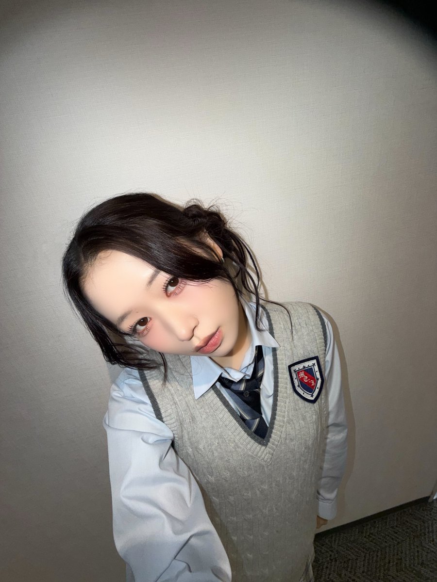 official__ME_I_'s tweet photo. 今回の「ME:Iに会いにきたよ！」は…❗️桃奈王子と文寧(ブンヤスシ)王子が、恵子姫を取り合う⁉️絶対見てくれよな‼️

@meiainikitayo
#ME_Iの会いにきたよ
#MOMONA
#ME_I #ミーアイ https://t.co/rIUxzONmzh