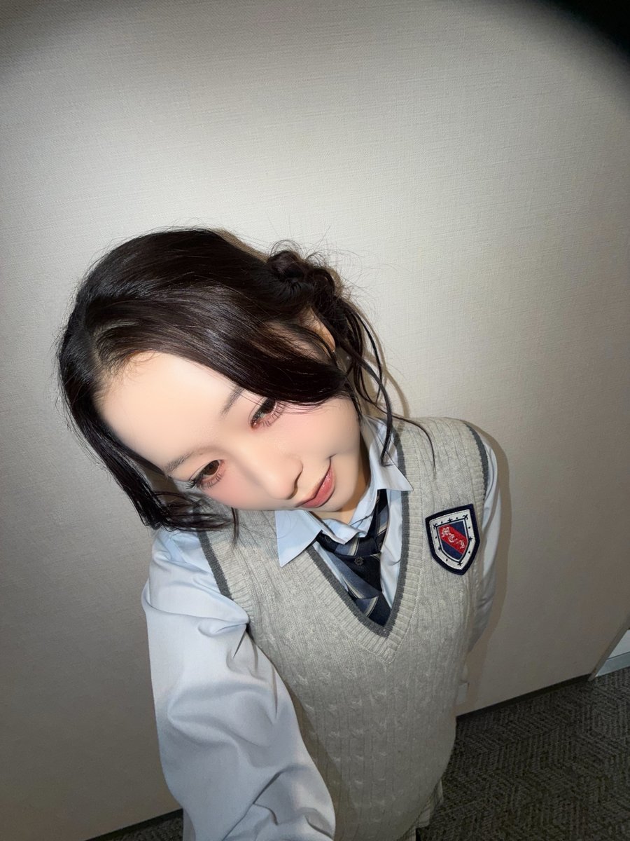 official__ME_I_'s tweet photo. 今回の「ME:Iに会いにきたよ！」は…❗️桃奈王子と文寧(ブンヤスシ)王子が、恵子姫を取り合う⁉️絶対見てくれよな‼️

@meiainikitayo
#ME_Iの会いにきたよ
#MOMONA
#ME_I #ミーアイ https://t.co/rIUxzONmzh