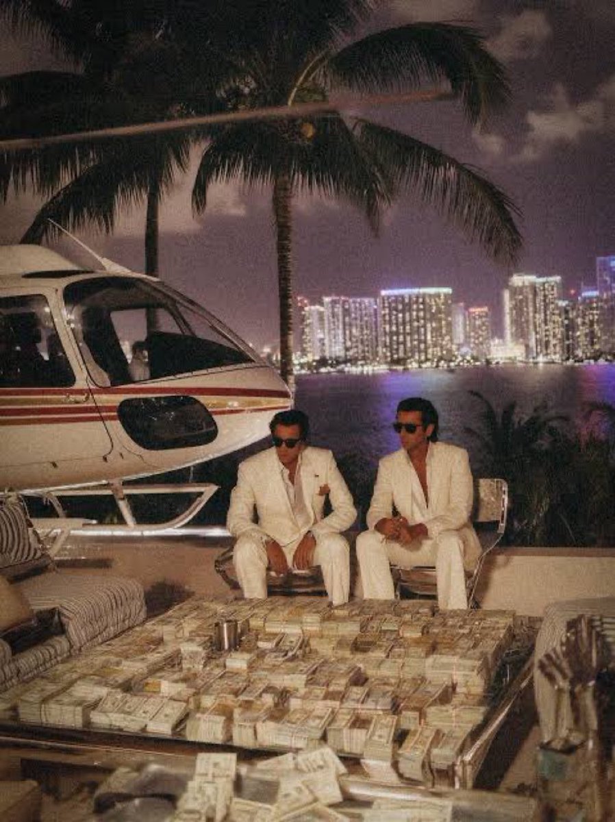 1980Finance's tweet photo. Miami in the 1980’s 🌴 https://t.co/V2YGdPK5wE
