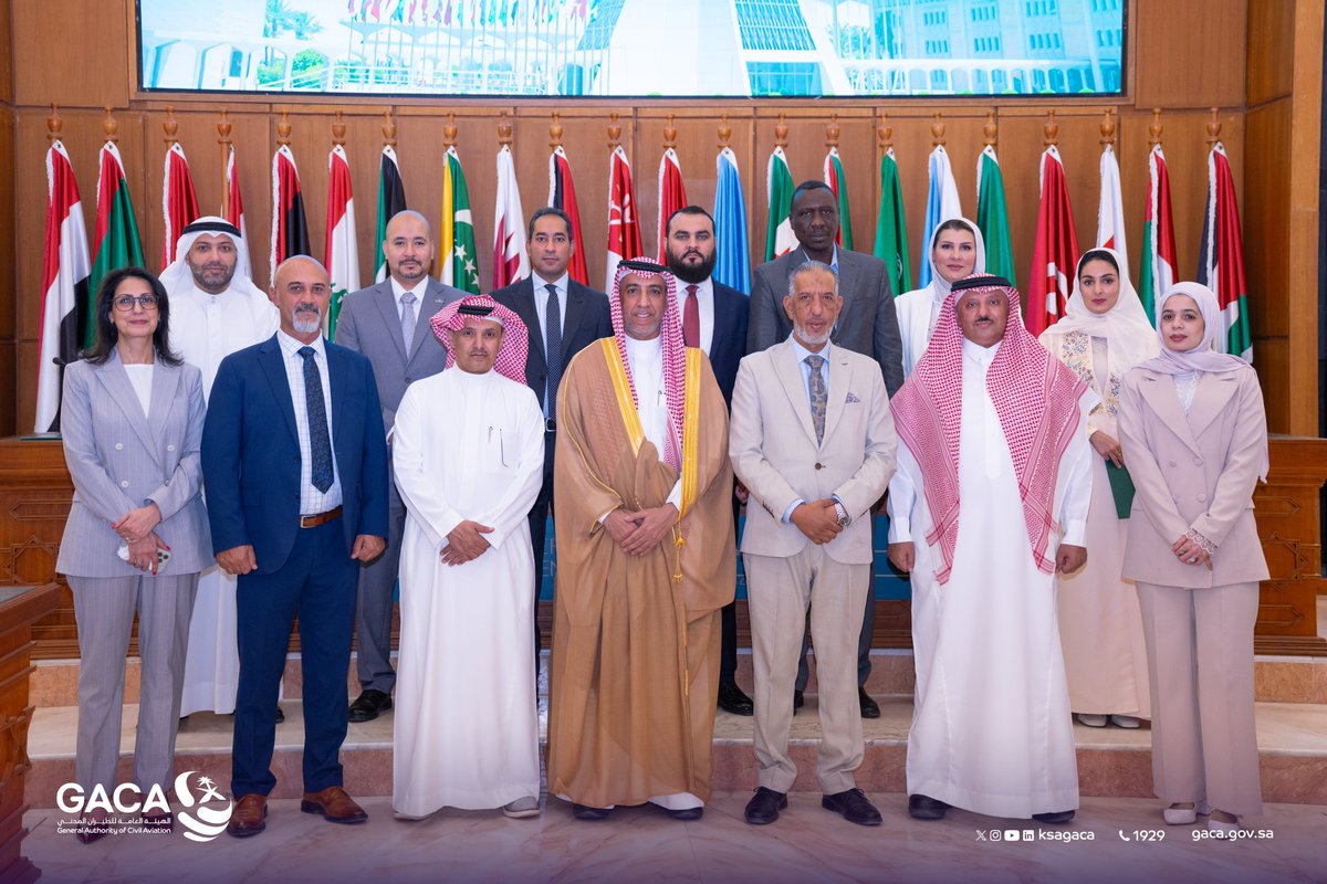 ksagaca's tweet photo. خطوة جديدة نحو بناء قدرات وطنية متخصصة.. تحتفي #الطيران_المدني بتخريج الدفعة الأولى من الدبلوم التنفيذي المعتمد لأمن الطيران، بالشراكة مع @NAUSS_SA؛ دعمًا لمستهدفات #برنامج_الطيران، وترسيخًا لمكانة المملكة مركزًا إقليميًا لبناء القدرات في أمن الطيران. https://t.co/8t7pNtmBwm