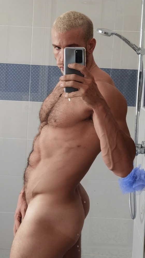 AnotherHotBlog's tweet photo. #NewPost 😈
Guys with Phones
More images: https://t.co/Iuqf61odld
Instagram: https://t.co/0PVycgvraK
#malebeauty #hotboys #naked #guyswithphones https://t.co/JC1R0ULDCv