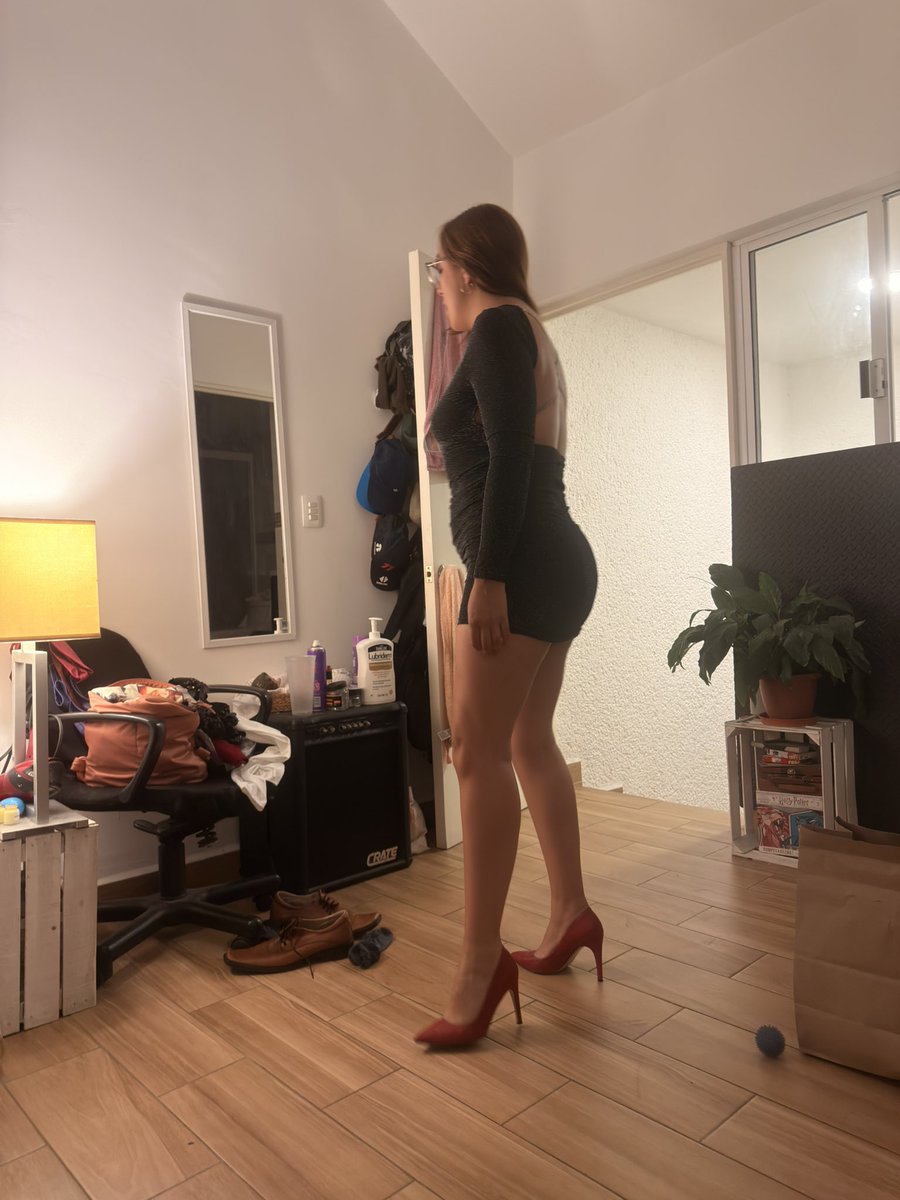 aehotwife's tweet photo. Estos vestiditos solo son para que un macho me exhiba y los arranque cuando me lleve al motel 😈🔥🍑🍆👠 https://t.co/uxwGStVtQT