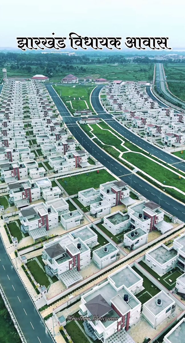 gemsofbabus_'s tweet photo. 🚨 Jharkhand Govt’s new MLA residential complex in Ranchi costs ₹216 crore for 70 duplex bungalows. About ₹3 crore each.

It is a luxury gated colony with wide roads and modern amenities. https://t.co/8yaAdudtZn