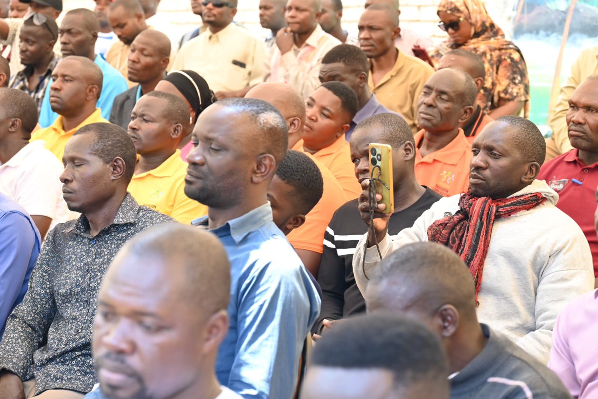 GhetoStructure's tweet photo. He urged the beneficiaries to utilize the funds prudently to ensure the growth and sustainability of their SACCOs, and cautioned that any individual found misusing presidential funds will face arrest and prosecution. https://t.co/pes3EhMZvH