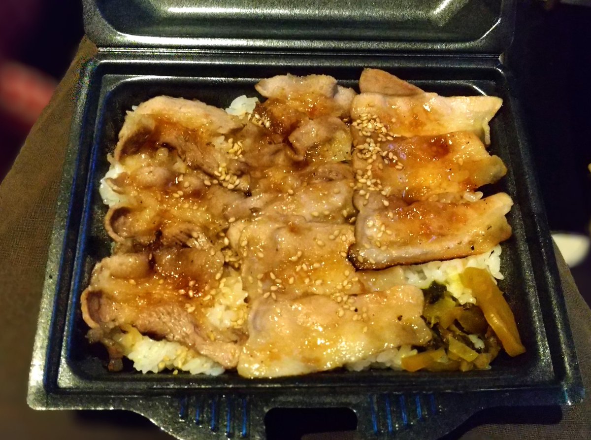 hnmtrysh's tweet photo. 久しぶりにまともな食事をした気がするがたぶんきのせい https://t.co/rNt2IpAZbl